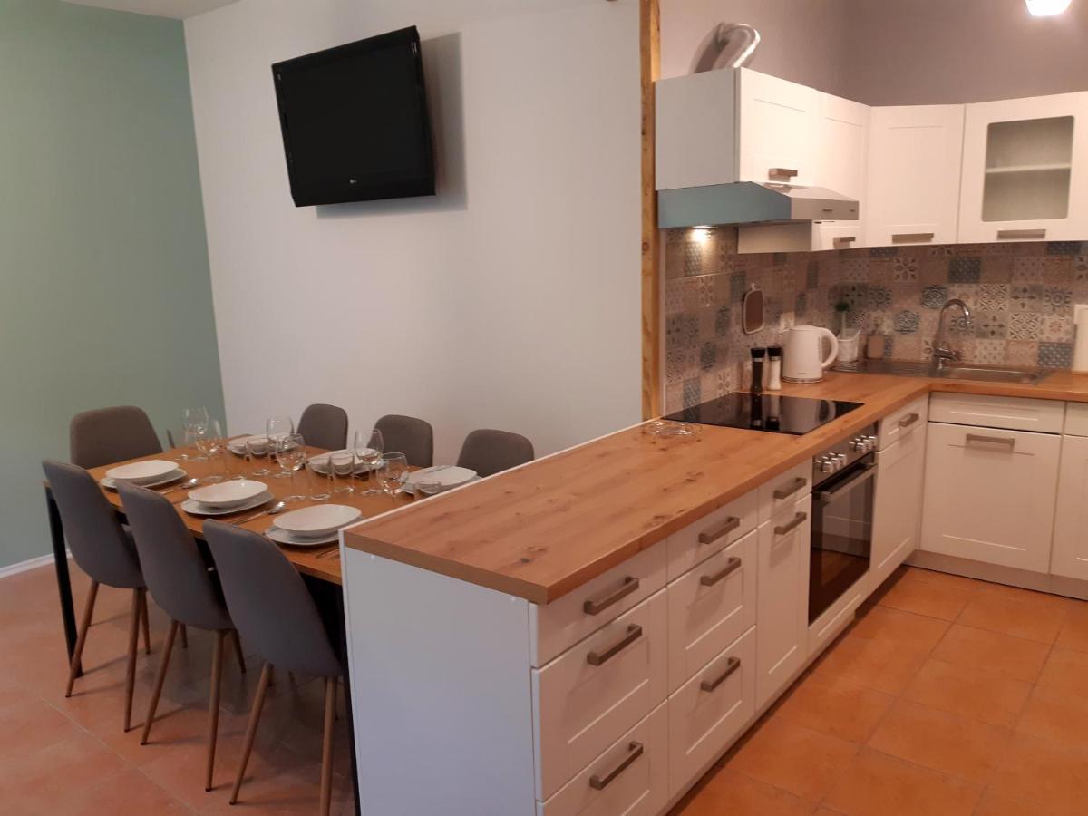 Socaland Apartmaji Ngoại thất bức ảnh